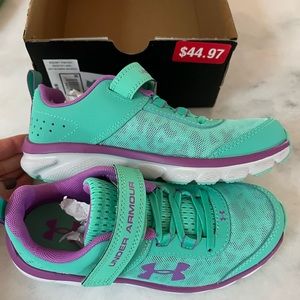 Girls Under Armour Tennis Shoes- Size 2